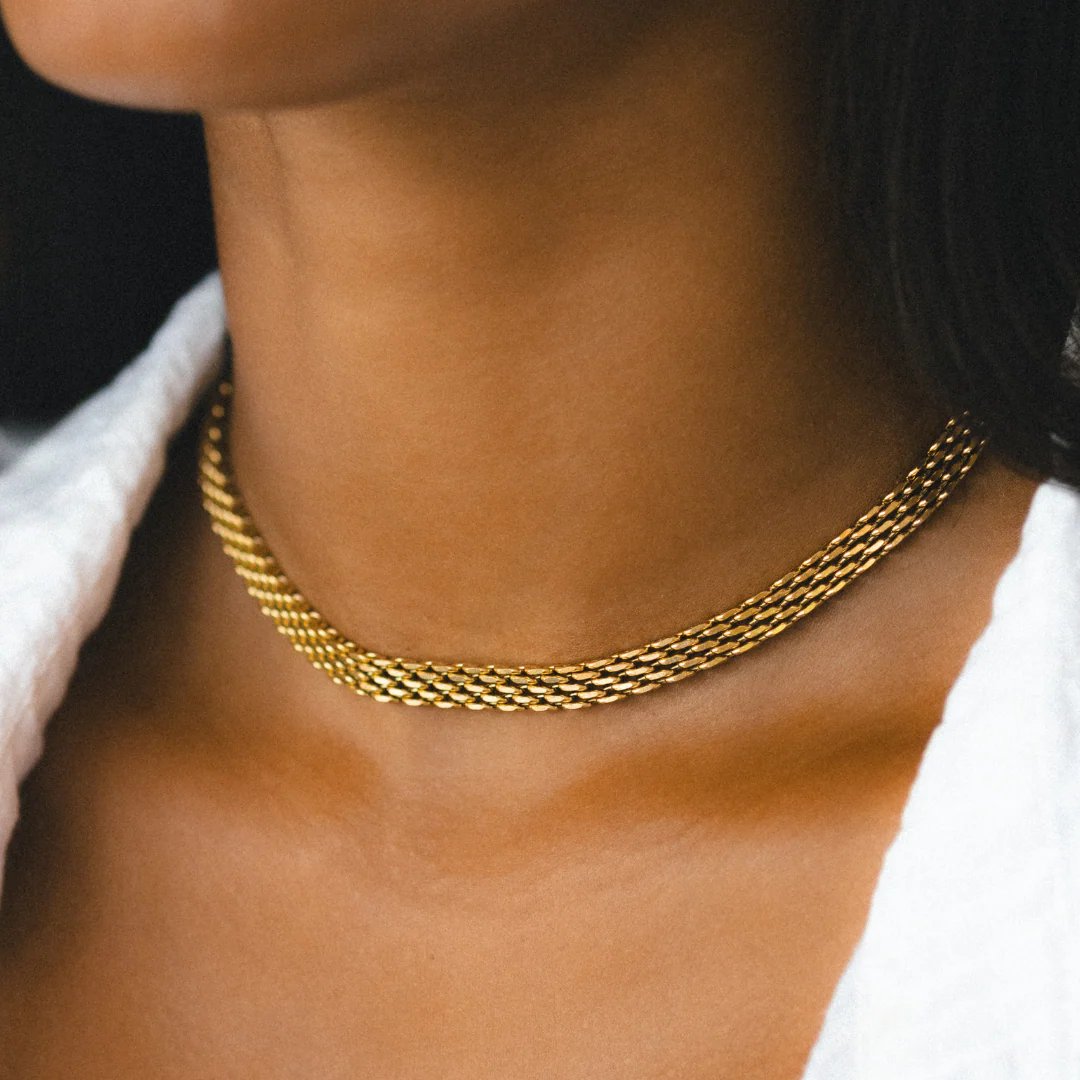 What Is The Best Jewelry For A Beach Wedding